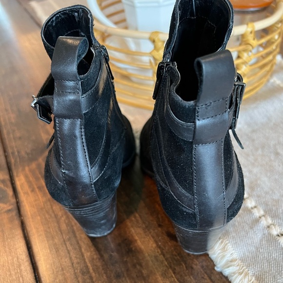 Alex Marie Women's Black Suede Ankle Boots, size 9.5, GUC, business casual - Picture 3 of 8